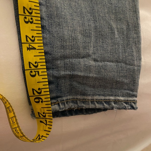 FINAL SALE - Distressed GAP True Skinny Jeans - Picture 7 of 8